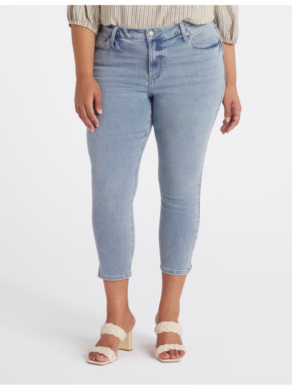 Light Wash Women's Crop Skinny Jeans